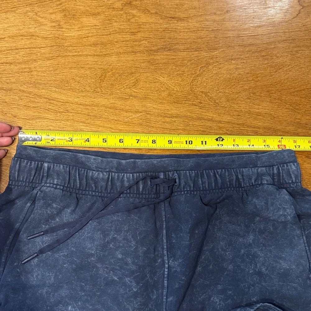 Lululemon Inner Glow High-Rise Short 3" in the "Acid Rubber Dye True Navy" - Picture 7 of 8